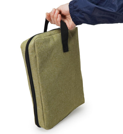 EVAQ8 Car Winter Intermediate Pack – De-icer Spray, Soft-Grip Ice Scraper, Demister Sponge, Wind-Up Torch, Foil Blanket & High-Visibility Vest in Deluxe Gift Bag