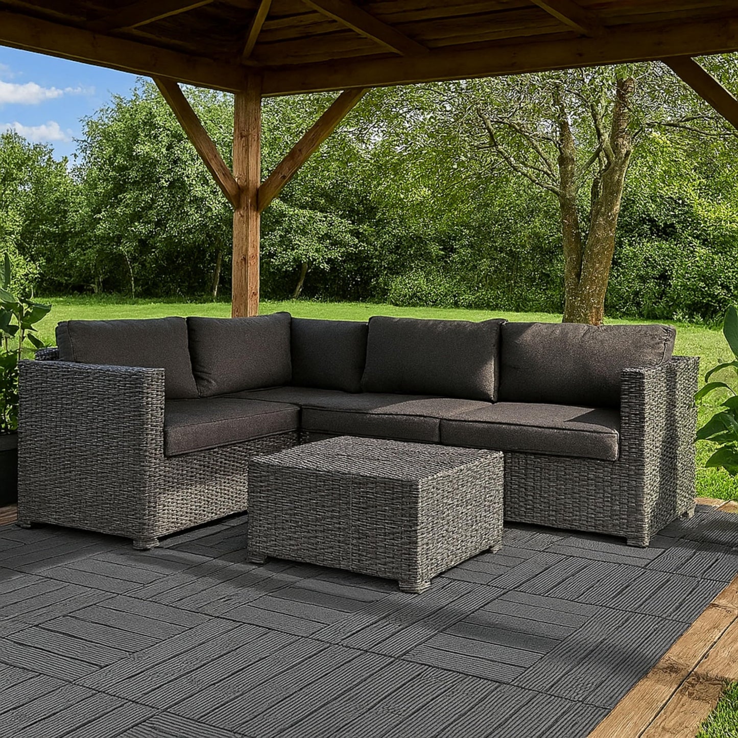 AAMEN Wood-Plastic Black Composite Decking Tiles Outdoor, Interlocking Non Slip Flooring Tile for Garden, Floor Patio Balcony Path Slab Deck Flooring Tub Surface Square 45cm (Pack 4)